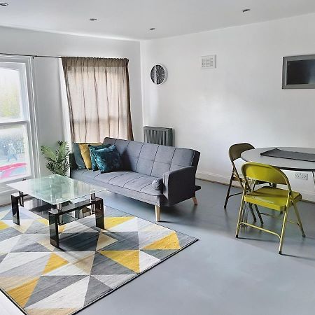 Lovely 2-Bedroom Serviced Apartment Greater London Ngoại thất bức ảnh
