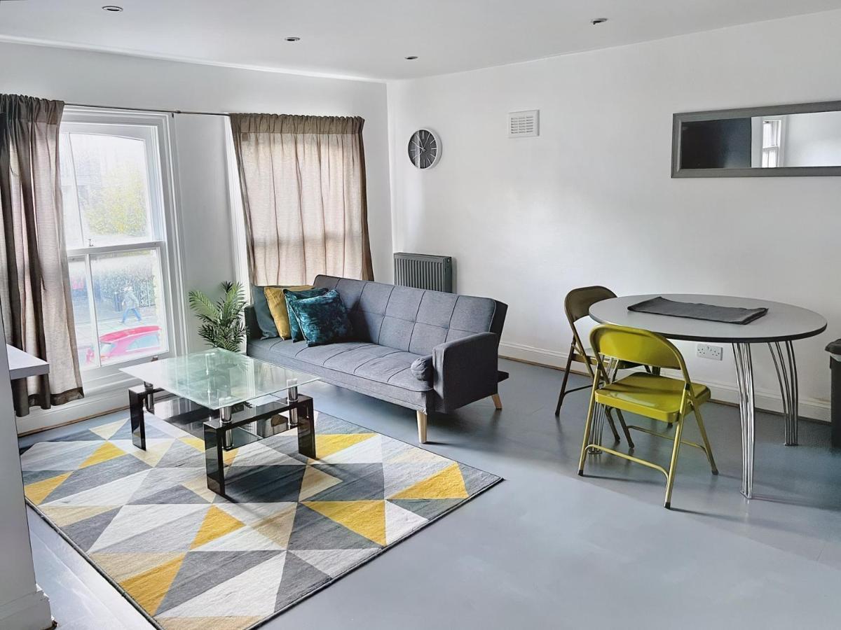 Lovely 2-Bedroom Serviced Apartment Greater London Ngoại thất bức ảnh