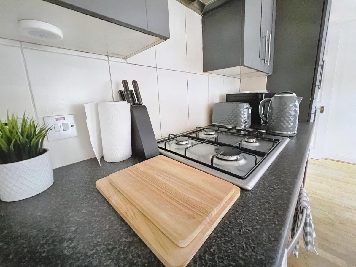 Lovely 2-Bedroom Serviced Apartment Greater London Ngoại thất bức ảnh