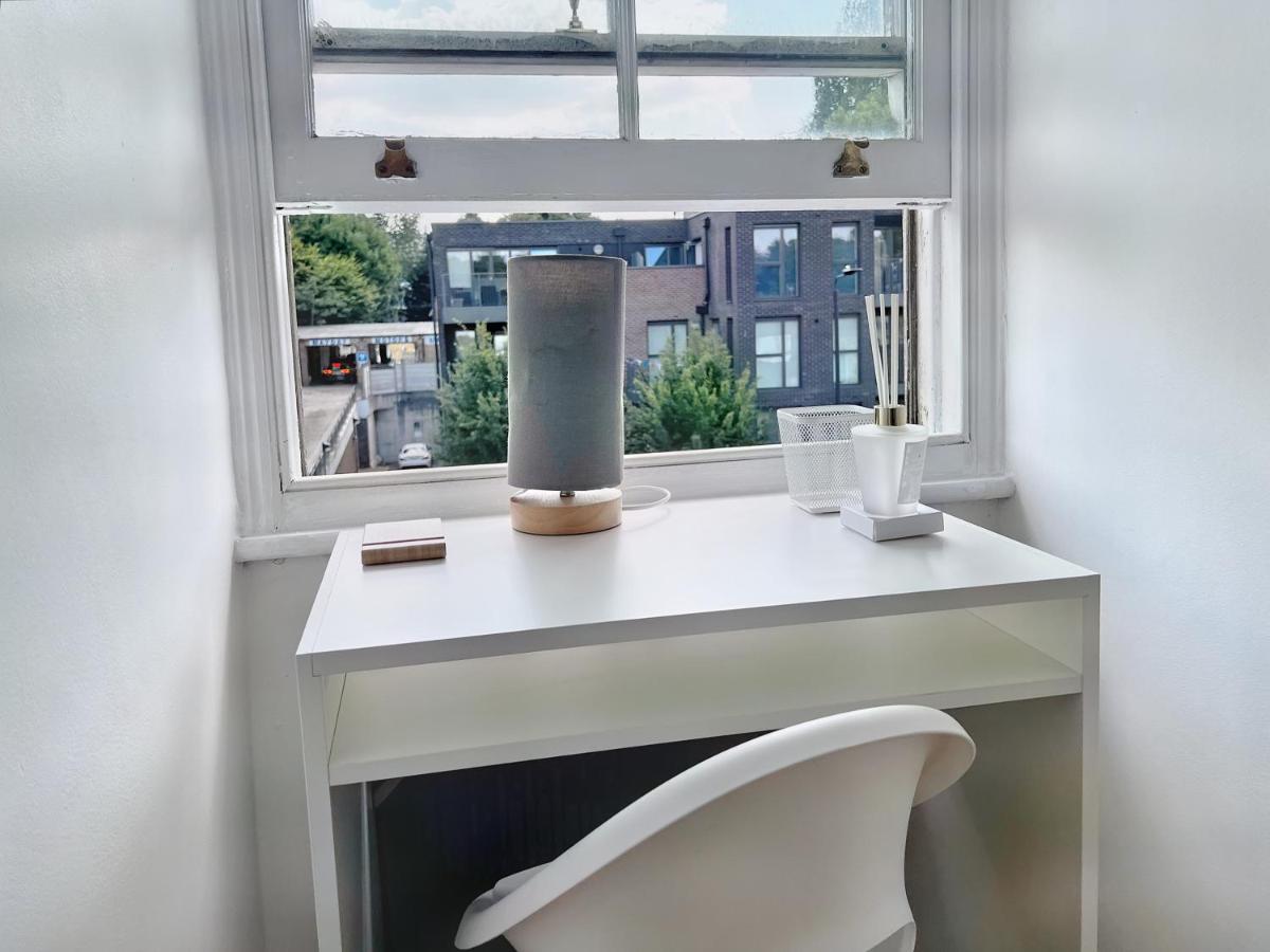 Lovely 2-Bedroom Serviced Apartment Greater London Ngoại thất bức ảnh